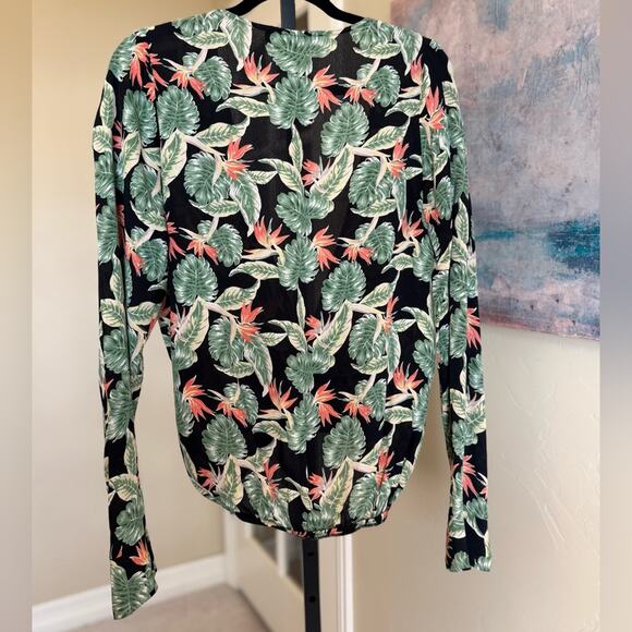 For Love & Lemons Palm Print Aloha Wrap Top Black Floral Women’s Size Small - Picture 4 of 6